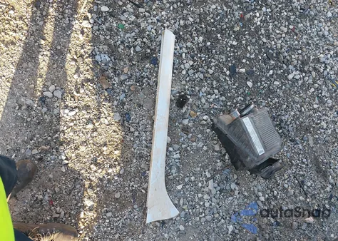 2004 GMC Yukon Denali z USA, uszkodzony, nr VIN 1GKEK63U44J280415